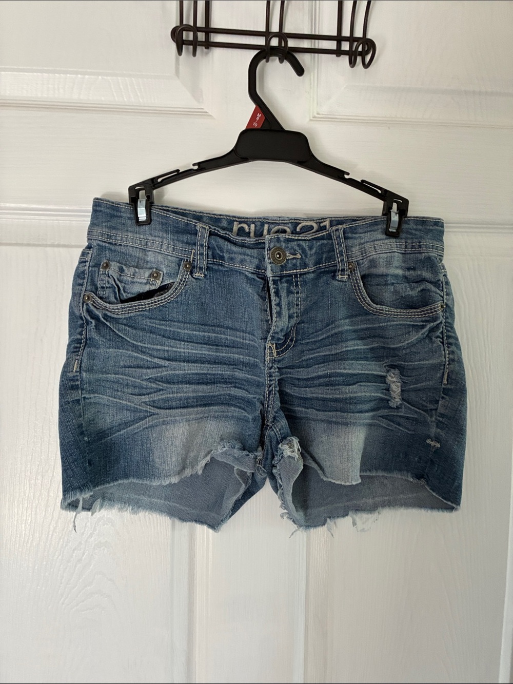 Vintage Rue21 Distressed Blue Denim Cutoff Shorts. Size 7/8